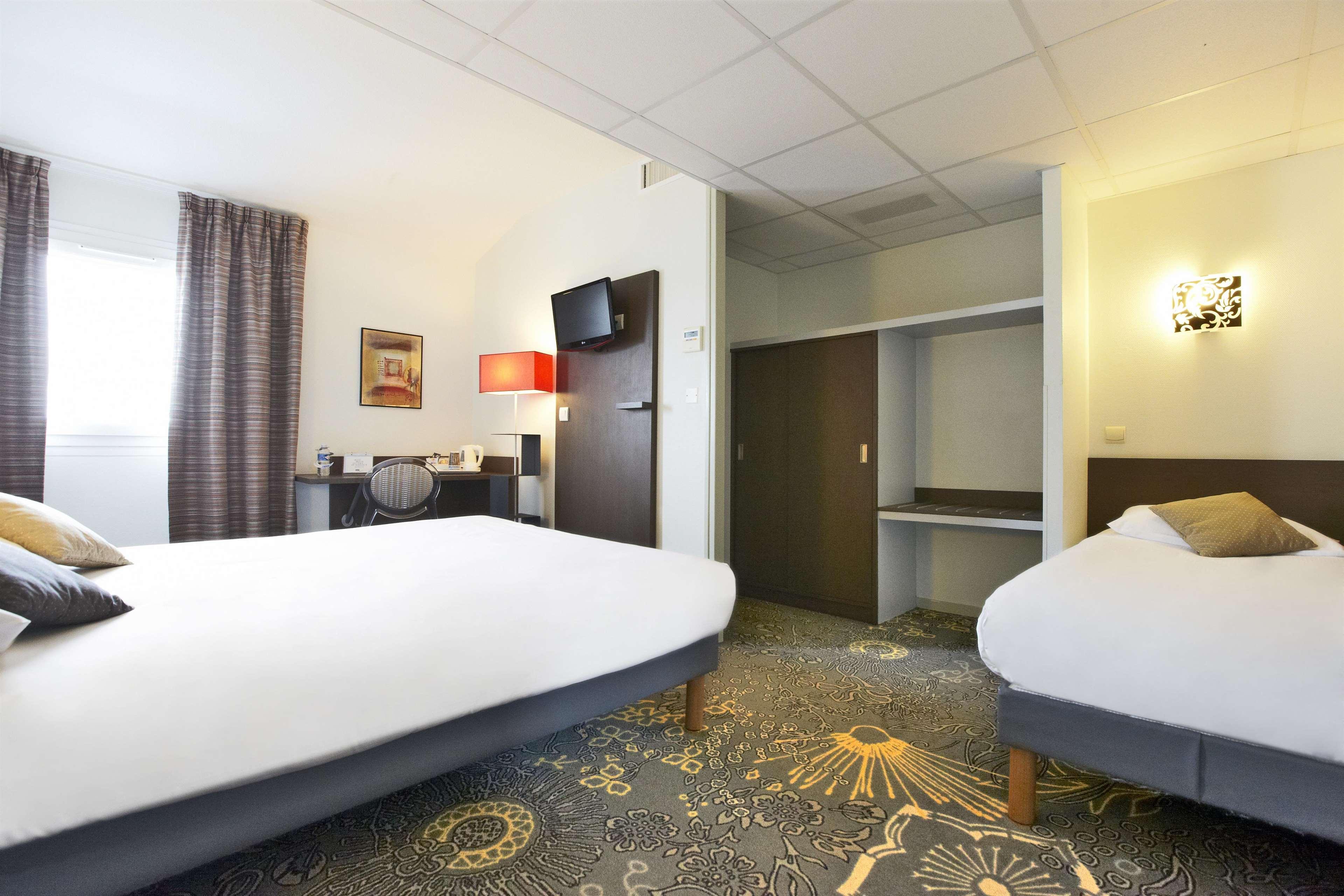 Hotel Kyriad La Rochelle Centre Ville Exterior photo